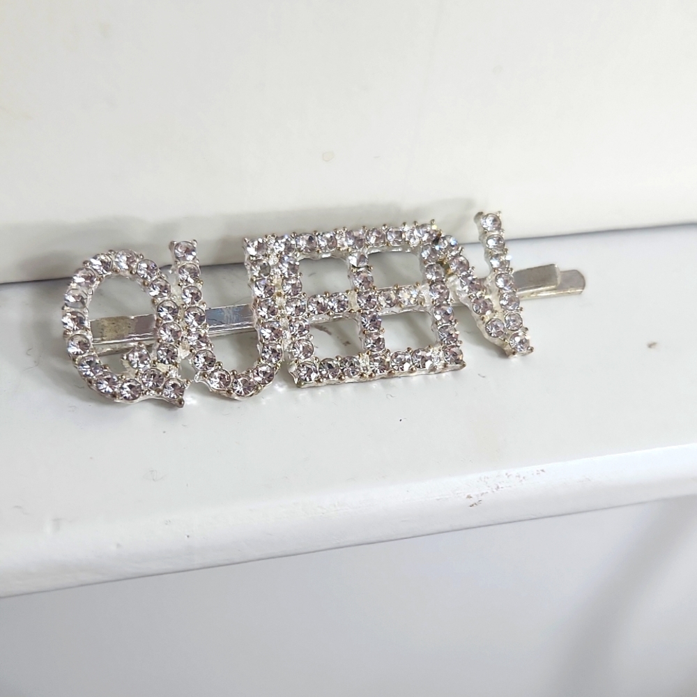 Queen hair accessory